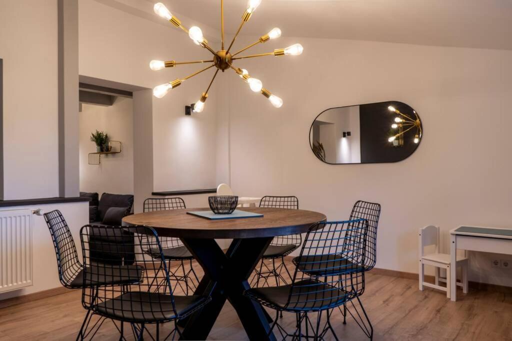 Modern Western - Apartment Blue เอกิง ภายนอก รูปภาพ
