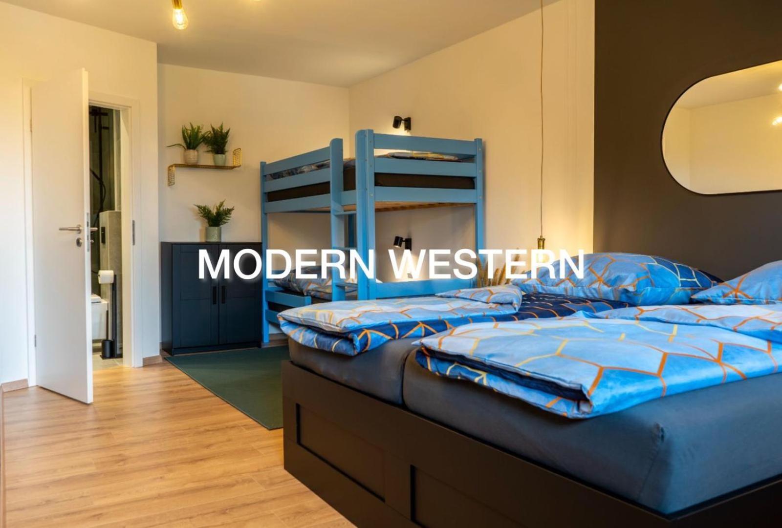 Modern Western - Apartment Blue เอกิง ภายนอก รูปภาพ